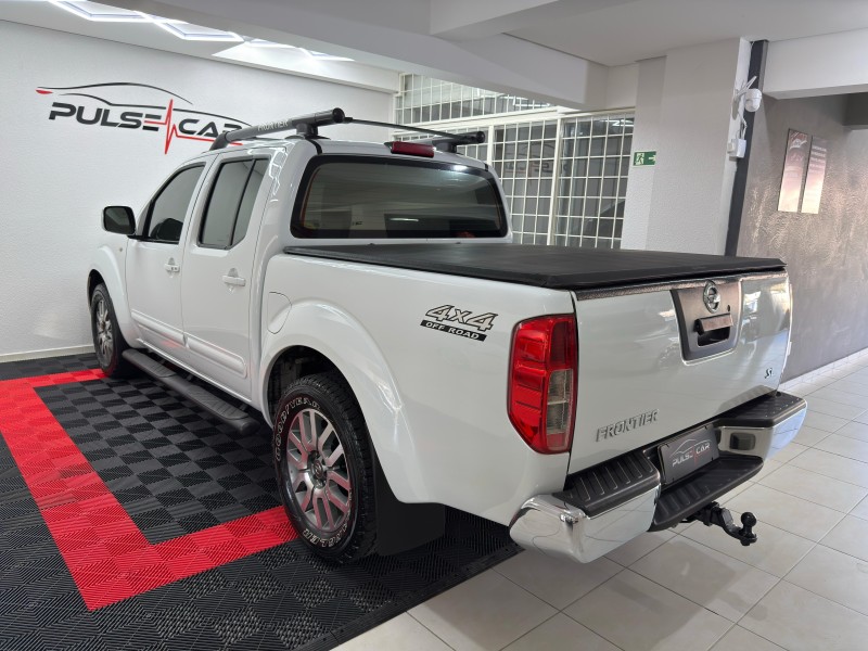 FRONTIER 2.5 SL 4X4 CD TURBO ELETRONIC DIESEL 4P AUTOMÁTICO - 2014 - CAXIAS DO SUL