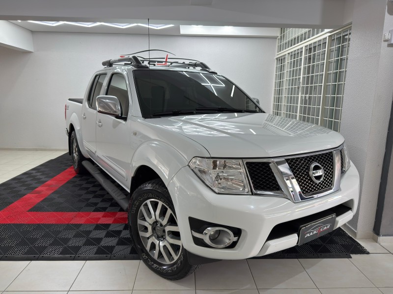 FRONTIER 2.5 SL 4X4 CD TURBO ELETRONIC DIESEL 4P AUTOMÁTICO - 2014 - CAXIAS DO SUL