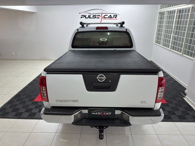 FRONTIER 2.5 SL 4X4 CD TURBO ELETRONIC DIESEL 4P AUTOMÁTICO - 2014 - CAXIAS DO SUL
