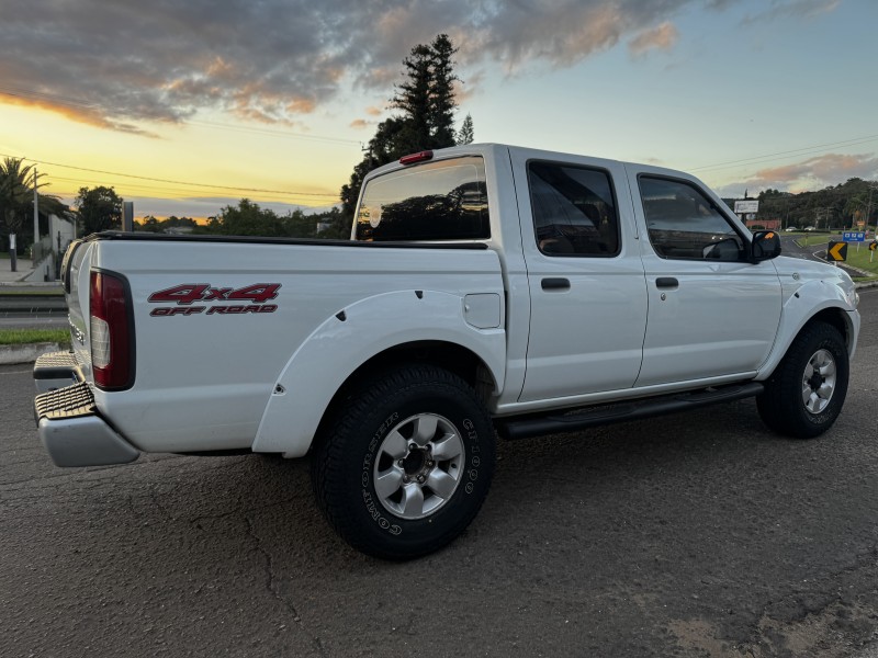 FRONTIER 2.8 XE 4X4 CD TURBO ELETRONIC DIESEL 4P MANUAL - 2005 - DOIS IRMãOS