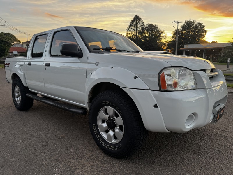 FRONTIER 2.8 XE 4X4 CD TURBO ELETRONIC DIESEL 4P MANUAL - 2005 - DOIS IRMãOS