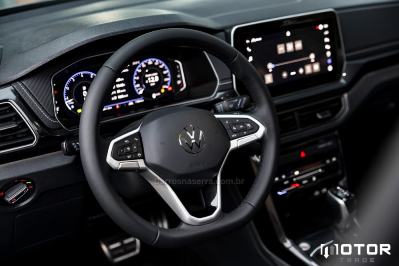 T-CROSS 1.4 HIGHLINE TSI 16V FLEX 4P AUTOMÁTICO - 2024 - PORTO ALEGRE