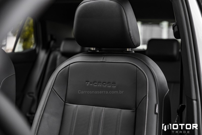 T-CROSS 1.4 HIGHLINE TSI 16V FLEX 4P AUTOMÁTICO - 2024 - PORTO ALEGRE