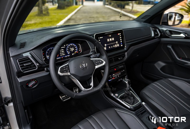 T-CROSS 1.4 HIGHLINE TSI 16V FLEX 4P AUTOMÁTICO - 2024 - PORTO ALEGRE