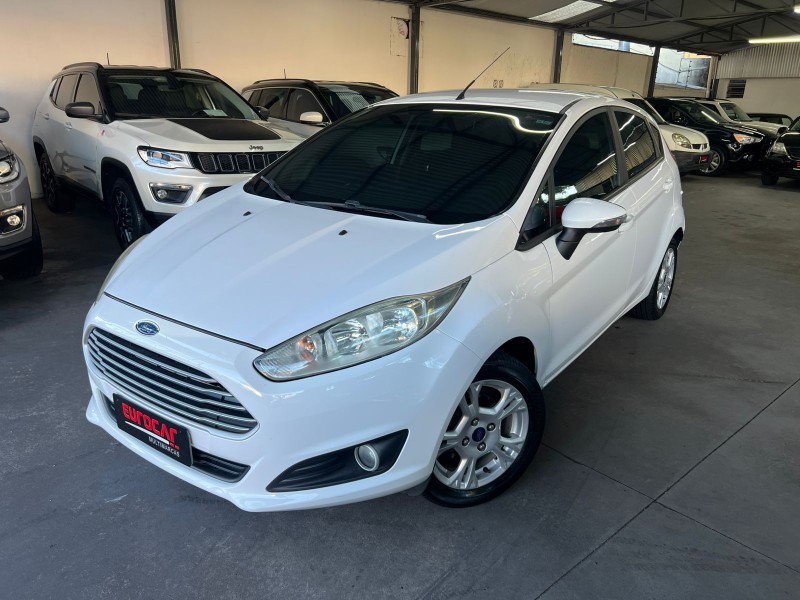 fiesta 1.6 se hatch 16v flex 4p manual 2015 caxias do sul