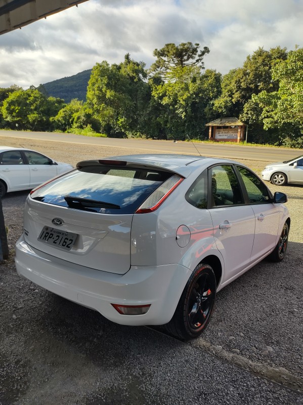 FOCUS 1.6 SE 16V FLEX 4P MANUAL - 2011 - VALE REAL