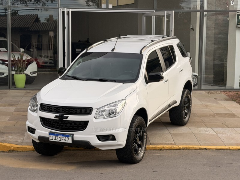 TRAILBLAZER 3.6 LTZ 4X4 V6 GASOLINA 4P AUTOMÁTICO - 2014 - FARROUPILHA