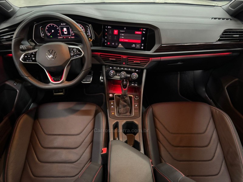 JETTA 2.0 16V TSI GLI 350 GASOLINA 4P AUTOMÁTICO - 2024 - CAXIAS DO SUL