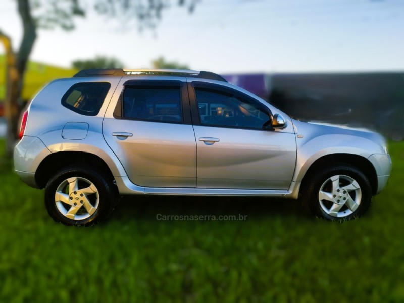DUSTER 1.6 DYNAMIQUE 4X2 16V FLEX 4P MANUAL - 2015 - NOVO HAMBURGO