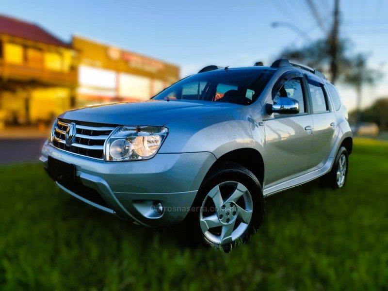 DUSTER 1.6 DYNAMIQUE 4X2 16V FLEX 4P MANUAL - 2015 - NOVO HAMBURGO