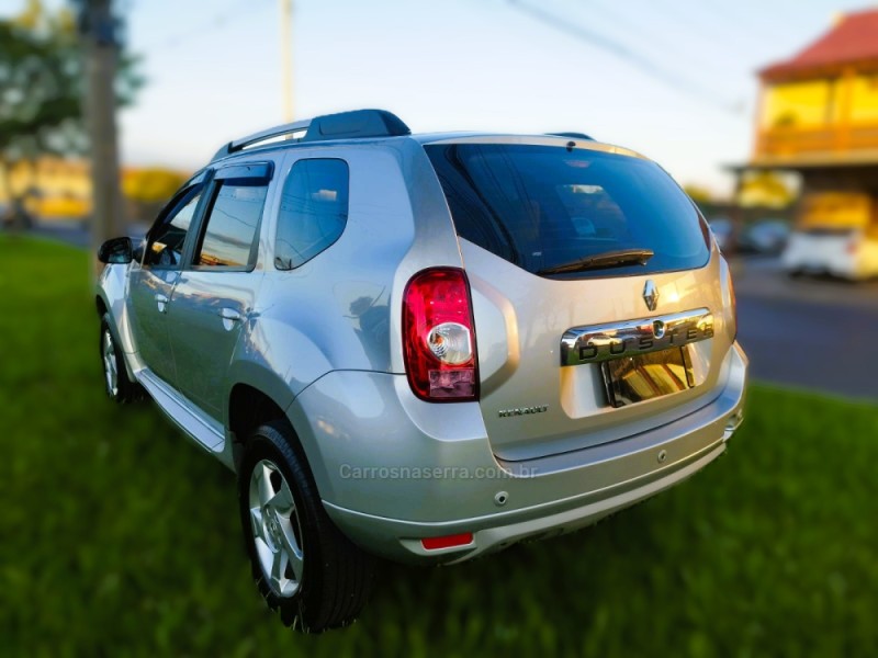 DUSTER 1.6 DYNAMIQUE 4X2 16V FLEX 4P MANUAL - 2015 - NOVO HAMBURGO