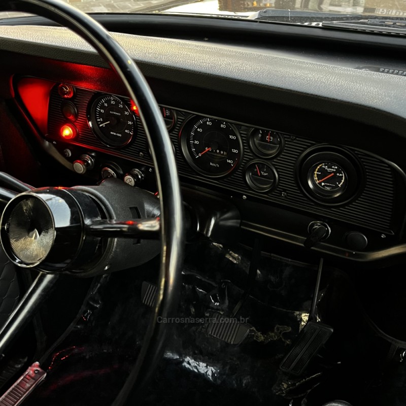 F-1000 3.9 SUPER SÉRIE CS 8V DIESEL 2P MANUAL - 1980 - VACARIA