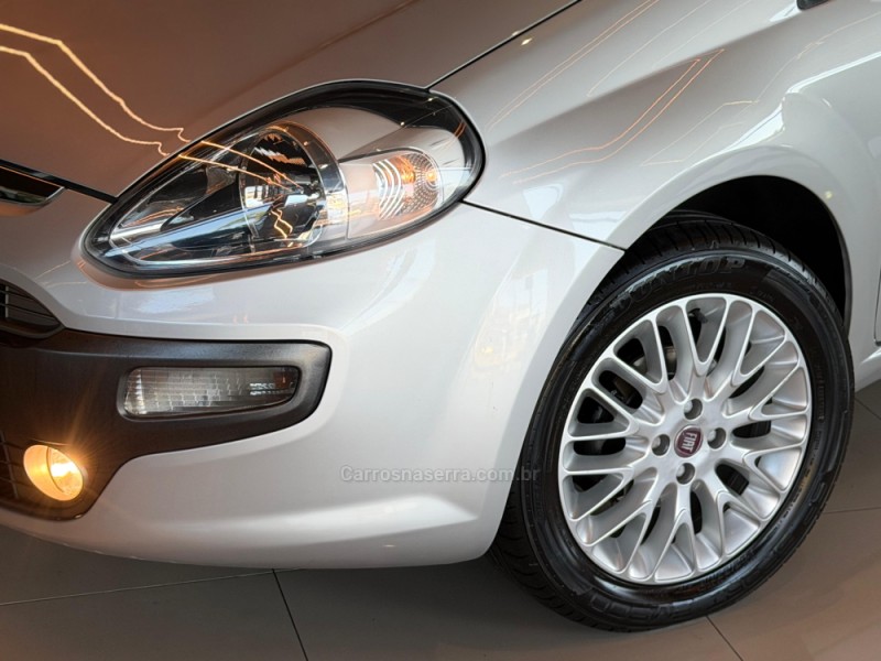 PUNTO 1.6 ESSENCE 16V FLEX 4P MANUAL - 2013 - DOIS IRMãOS