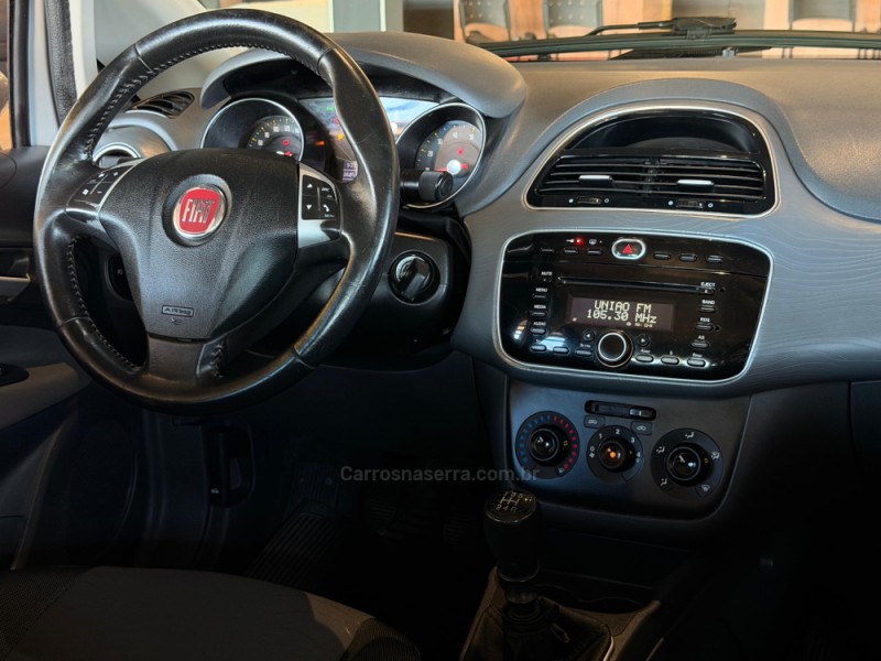 PUNTO 1.6 ESSENCE 16V FLEX 4P MANUAL - 2013 - DOIS IRMãOS