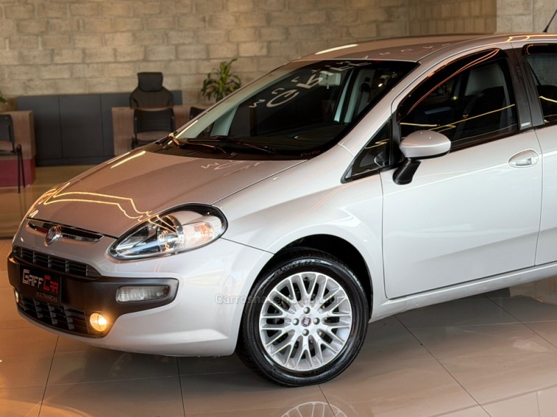 PUNTO 1.6 ESSENCE 16V FLEX 4P MANUAL - 2013 - DOIS IRMãOS