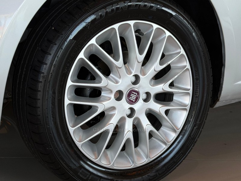 PUNTO 1.6 ESSENCE 16V FLEX 4P MANUAL - 2013 - DOIS IRMãOS