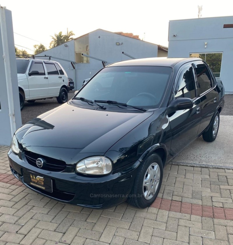CLASSIC 1.0 MPFI SPIRIT 8V FLEX 4P MANUAL - 2005 - VENâNCIO AIRES