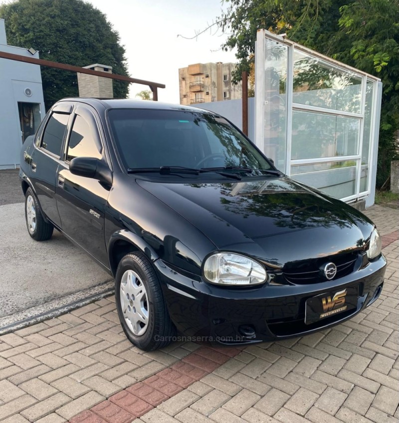 CLASSIC 1.0 MPFI SPIRIT 8V FLEX 4P MANUAL - 2005 - VENâNCIO AIRES