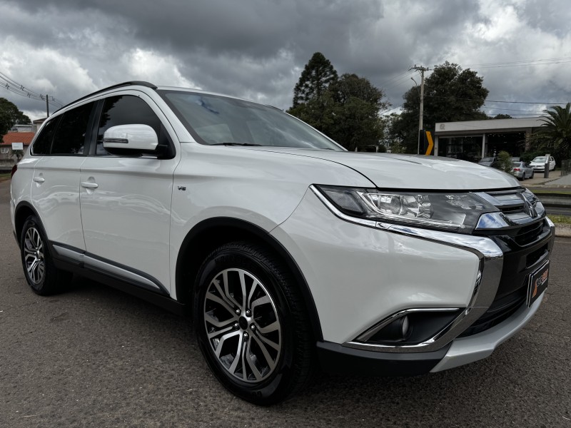 OUTLANDER 3.0 GT 4X4 V6 24V GASOLINA 4P AUTOMÁTICO - 2016 - DOIS IRMãOS