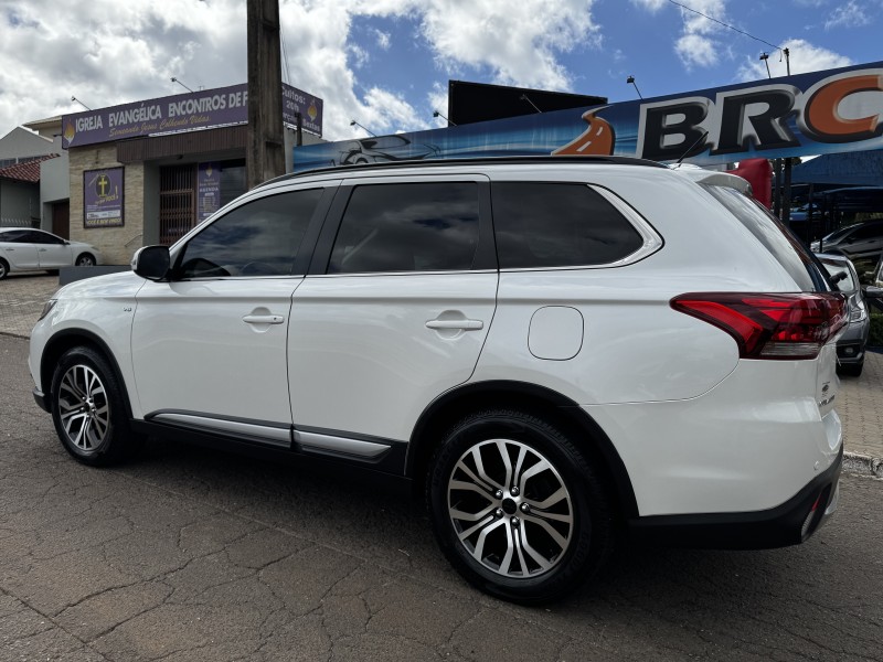OUTLANDER 3.0 GT 4X4 V6 24V GASOLINA 4P AUTOMÁTICO - 2016 - DOIS IRMãOS