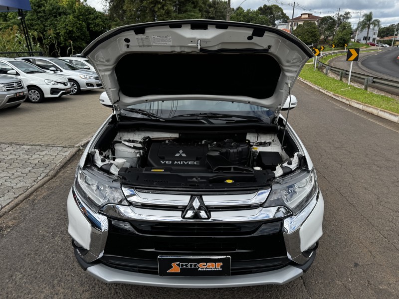 OUTLANDER 3.0 GT 4X4 V6 24V GASOLINA 4P AUTOMÁTICO - 2016 - DOIS IRMãOS