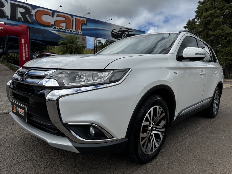 outlander 3.0 gt 4x4 v6 24v gasolina 4p automatico 2016 dois irmaos