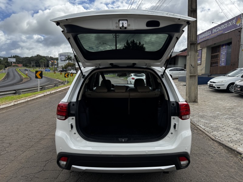 OUTLANDER 3.0 GT 4X4 V6 24V GASOLINA 4P AUTOMÁTICO - 2016 - DOIS IRMãOS