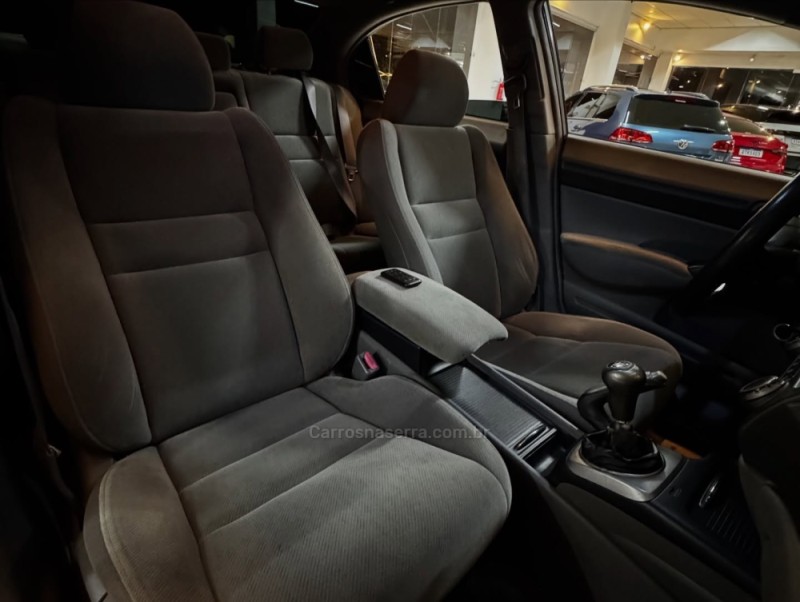 CIVIC 1.8 LXS 16V GASOLINA 4P MANUAL - 2010 - NOVO HAMBURGO