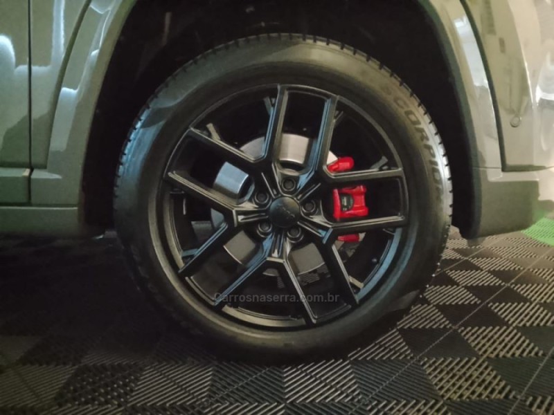 COMMANDER 2.0 HURRICANE BLACKHAWK 4X4 TURBO GASOLINA 4P AUTOMÁTICO - 2025 - NOVO HAMBURGO