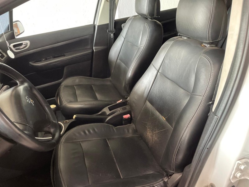 307 1.6 PRESENCE 16V FLEX 4P MANUAL - 2011 - BOM PRINCíPIO