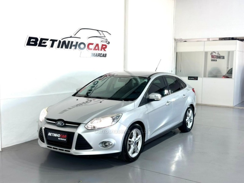 FOCUS 2.0 SE SEDAN 16V FLEX 4P AUTOMÁTICO - 2015 - ESTâNCIA VELHA