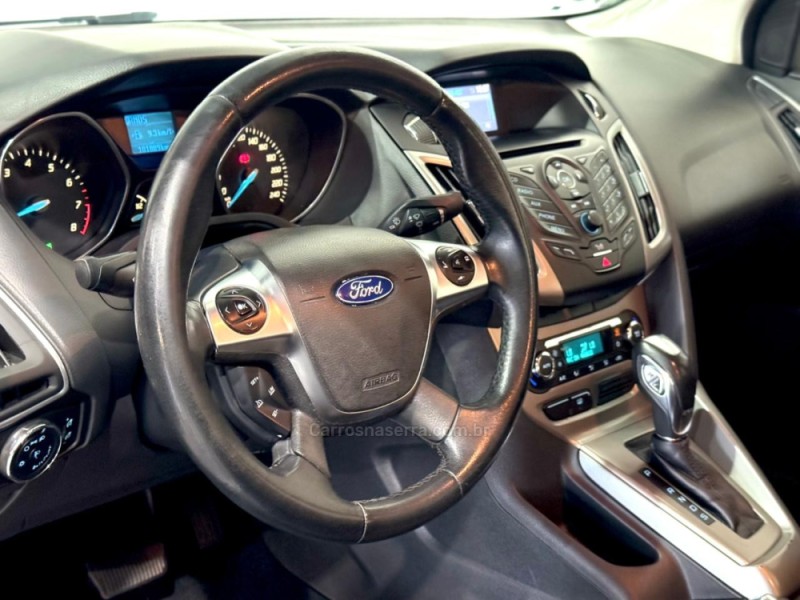 FOCUS 2.0 SE SEDAN 16V FLEX 4P AUTOMÁTICO - 2015 - ESTâNCIA VELHA