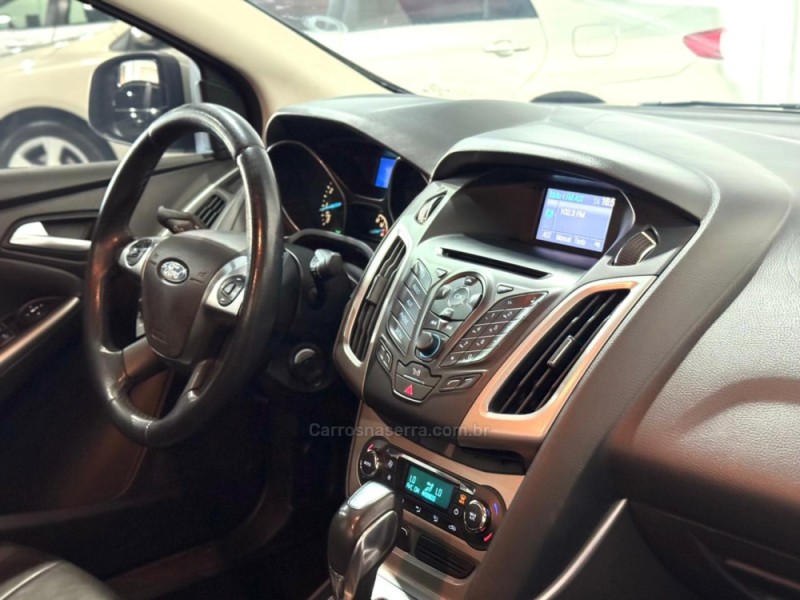 FOCUS 2.0 SE SEDAN 16V FLEX 4P AUTOMÁTICO - 2015 - ESTâNCIA VELHA