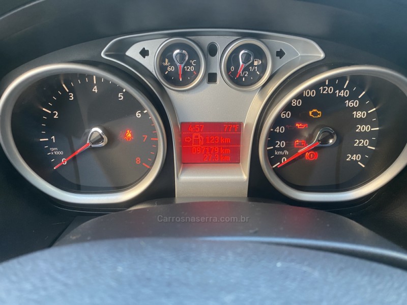 FOCUS 1.6 GLX 16V FLEX 4P MANUAL - 2011 - CAXIAS DO SUL