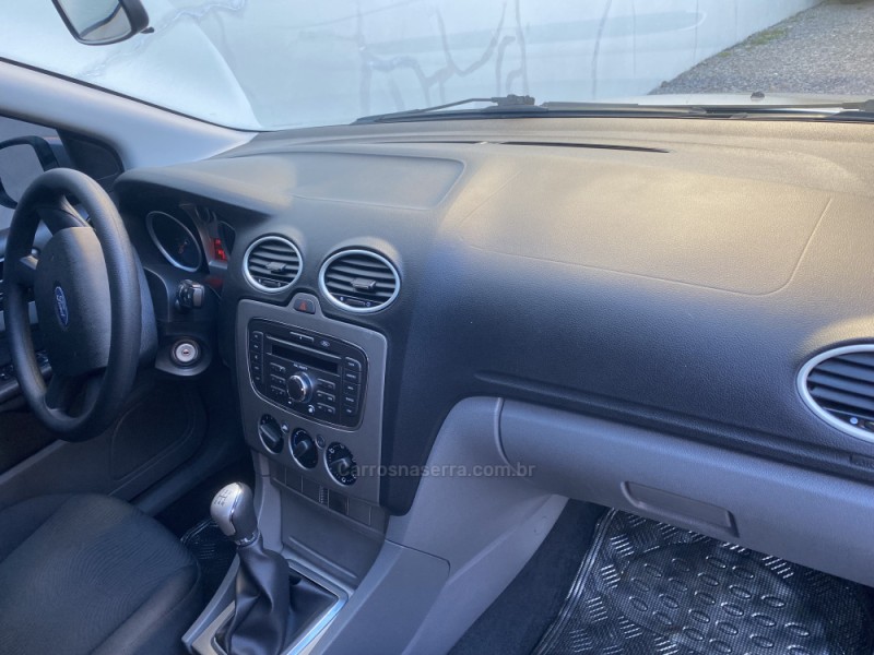FOCUS 1.6 GLX 16V FLEX 4P MANUAL - 2011 - CAXIAS DO SUL