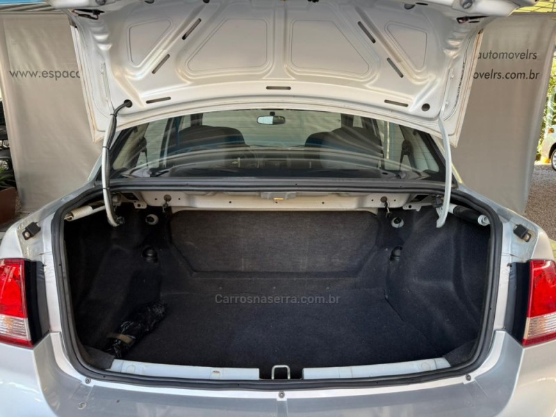 CLASSIC 1.0 MPFI LS 8V FLEX 4P MANUAL - 2014 - NOVA PRATA