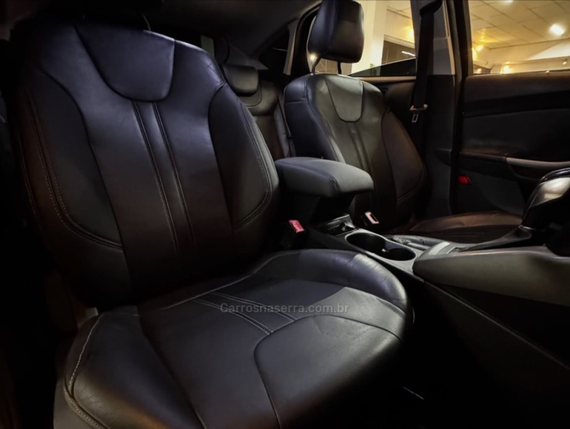 FOCUS 2.0 SE 16V FLEX 4P AUTOMÁTICO - 2014 - NOVO HAMBURGO