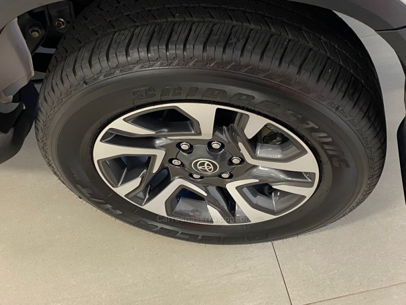 HILUX SW4 2.8 4X4 SRX PLATINUM TURBO 7 LUGARES DIESEL 4P AUTOMÁTICO - 2024 - CAXIAS DO SUL