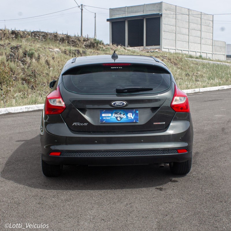 FOCUS 1.6 S HATCH 16V FLEX 4P AUTOMÁTICO - 2014 - FARROUPILHA