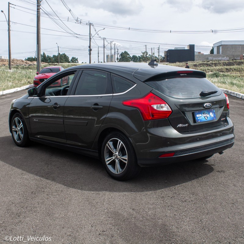 FOCUS 1.6 S HATCH 16V FLEX 4P AUTOMÁTICO - 2014 - FARROUPILHA