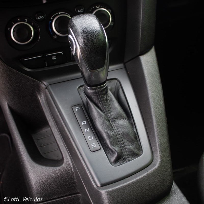 FOCUS 1.6 S HATCH 16V FLEX 4P AUTOMÁTICO - 2014 - FARROUPILHA