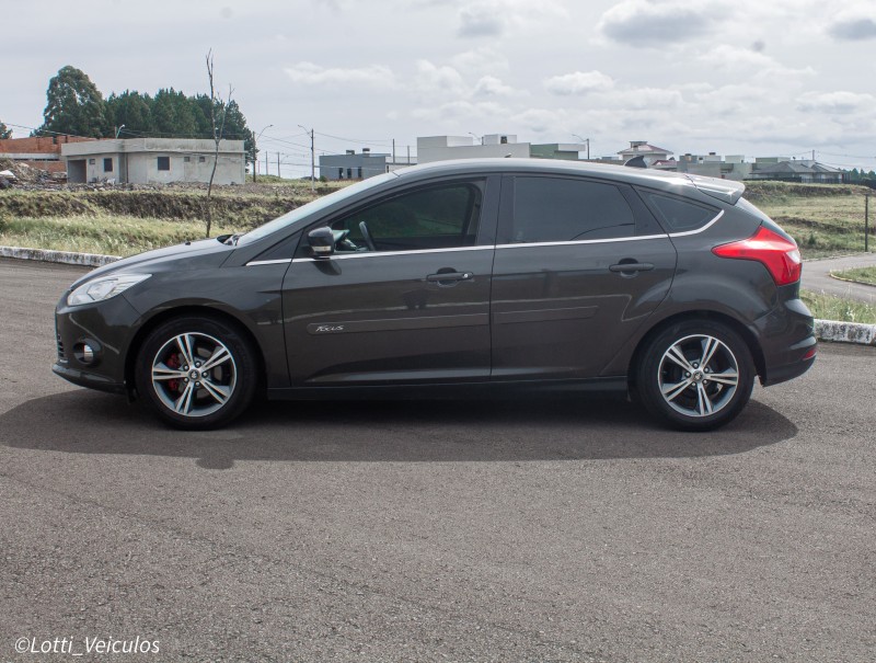 FOCUS 1.6 S HATCH 16V FLEX 4P AUTOMÁTICO - 2014 - FARROUPILHA