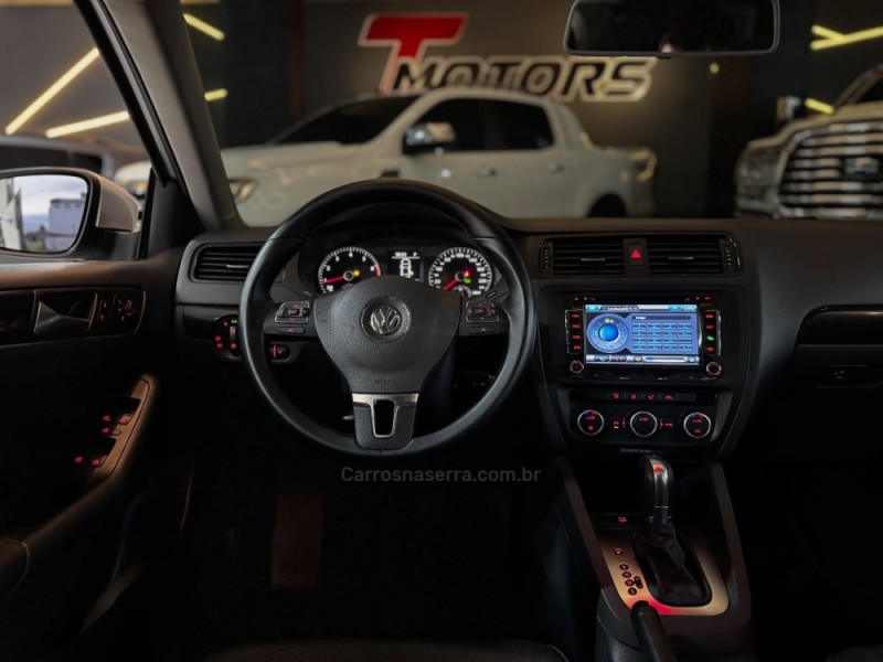 JETTA 2.0 COMFORTLINE FLEX 4P TIPTRONIC - 2014 - NOVO HAMBURGO