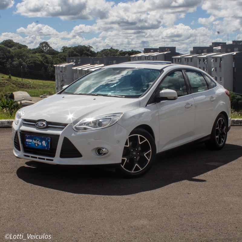 FOCUS 2.0 TITANIUM SEDAN 16V FLEX 4P AUTOMÁTICO - 2015 - FARROUPILHA