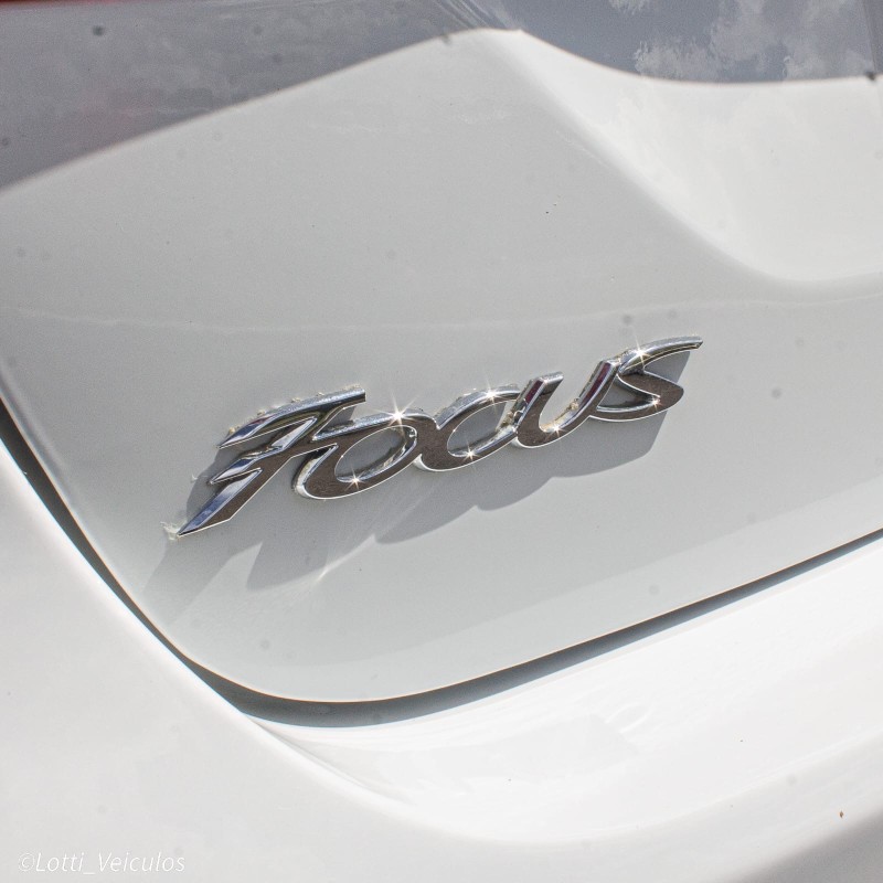 FOCUS 2.0 TITANIUM SEDAN 16V FLEX 4P AUTOMÁTICO - 2015 - FARROUPILHA