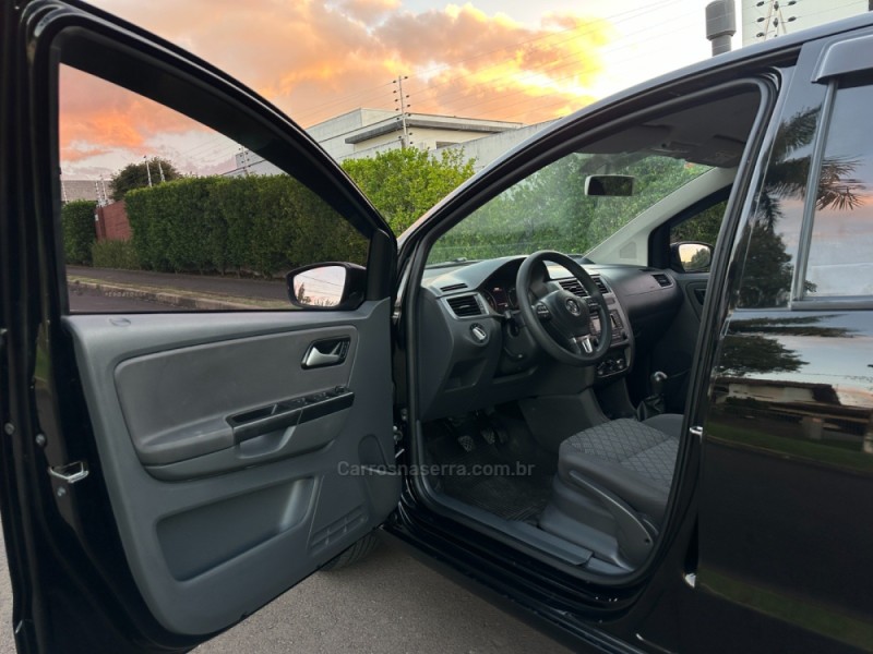 FOX 1.0 MI TREND 8V FLEX 4P MANUAL - 2015 - SãO LEOPOLDO