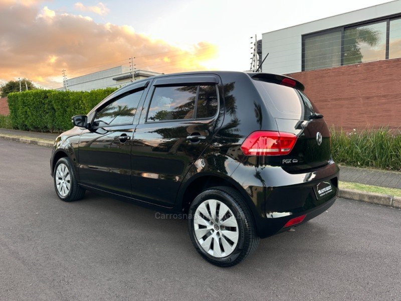 FOX 1.0 MI TREND 8V FLEX 4P MANUAL - 2015 - SãO LEOPOLDO