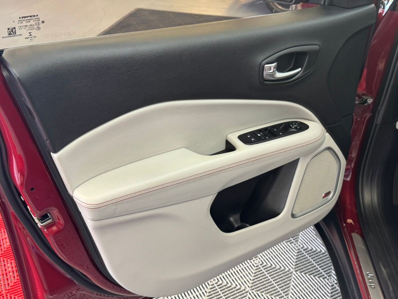 COMPASS 2.0 16V FLEX LIMITED AUTOMÁTICO - 2018 - CAXIAS DO SUL