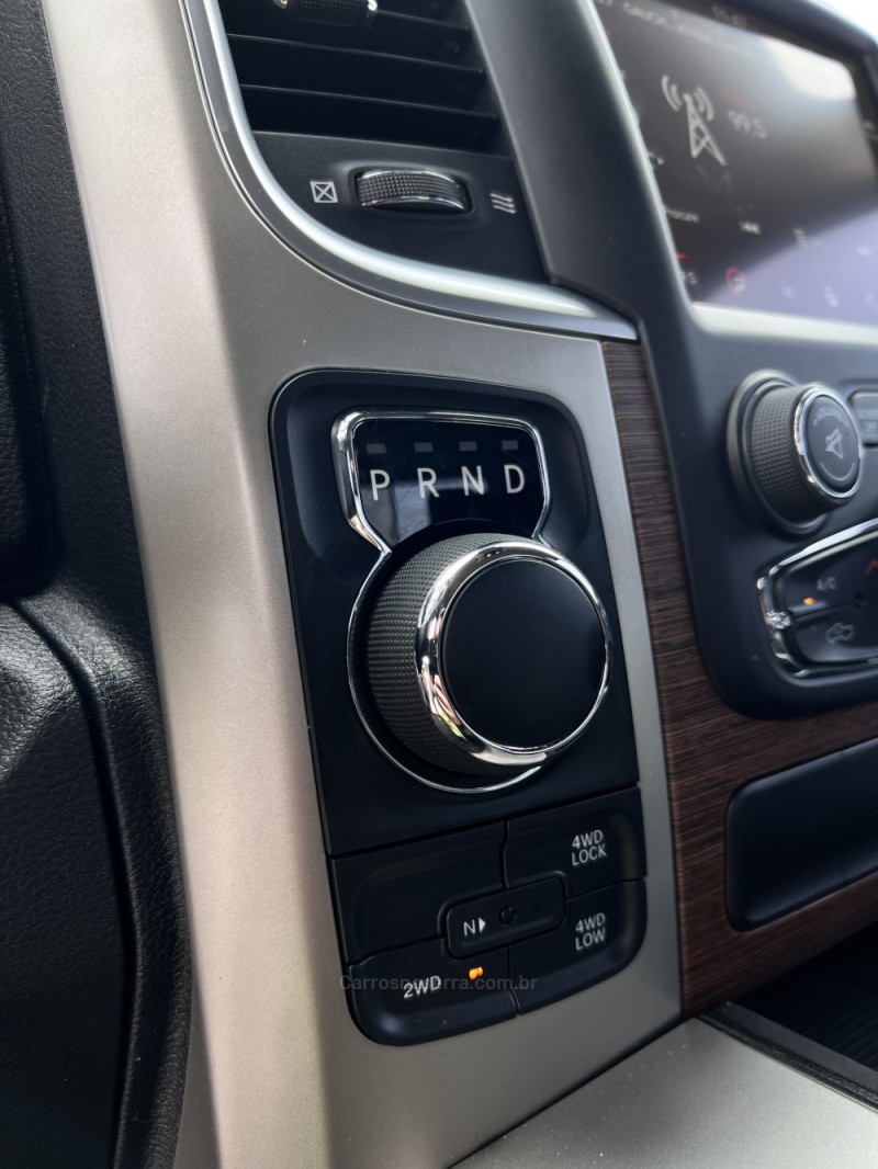 CLASSIC 5.7 V8 GASOLINA LARAMIE NIGHT EDITION CD 4X4 AUTOMÁTICO - 2022 - BENTO GONçALVES