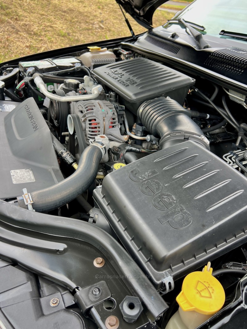 GRAND CHEROKEE 4.7 LIMITED 4X4 V8 16V GASOLINA 4P AUTOMÁTICO - 2004 - BENTO GONçALVES